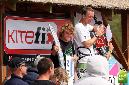 kiterace0062m.jpeg