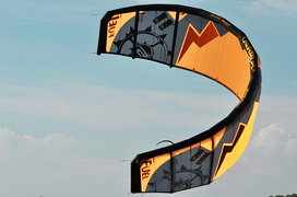Slingshot%20Fuel%202012%20C-Kite.jpg