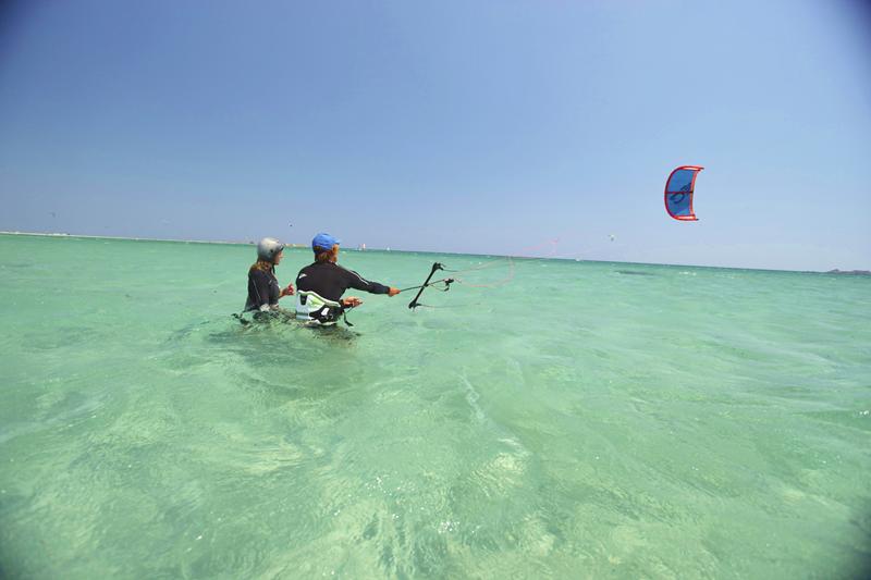 8_kitesurf_keros_bay_camp_holiday_beginner_learn_beginner_lesson_800_533.jpg